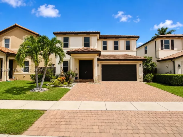6-bedroom home for sale in Homestead - 4190 NE 20th St - MondialRealty
