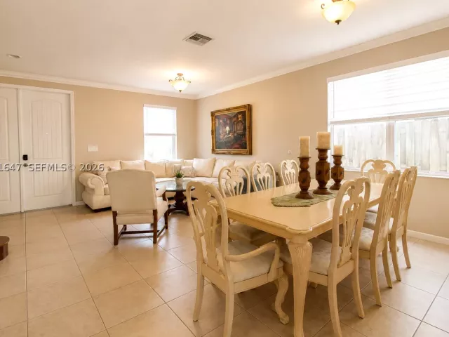 6-bedroom home for sale in Homestead - 4190 NE 20th St - MondialRealty
