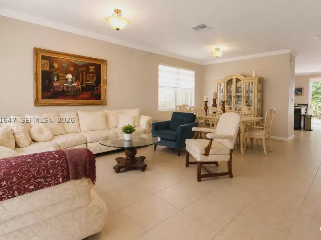 6-bedroom home for sale in Homestead - 4190 NE 20th St - MondialRealty