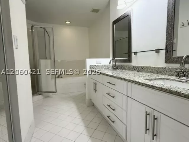 4-bedroom home for rent in Doral - 11612 NW 50th Ter 11612 - MondialRealty