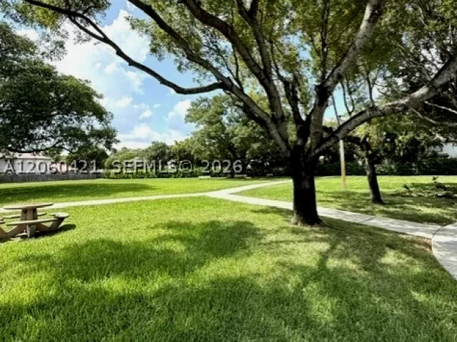 4-bedroom home for rent in Doral - 11612 NW 50th Ter 11612 - MondialRealty