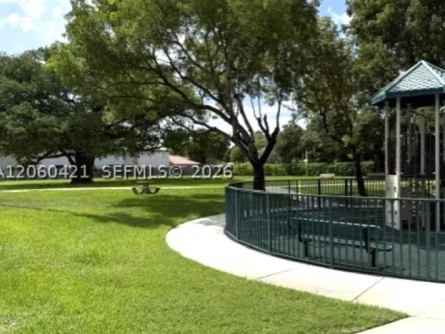 4-bedroom home for rent in Doral - 11612 NW 50th Ter 11612 - MondialRealty