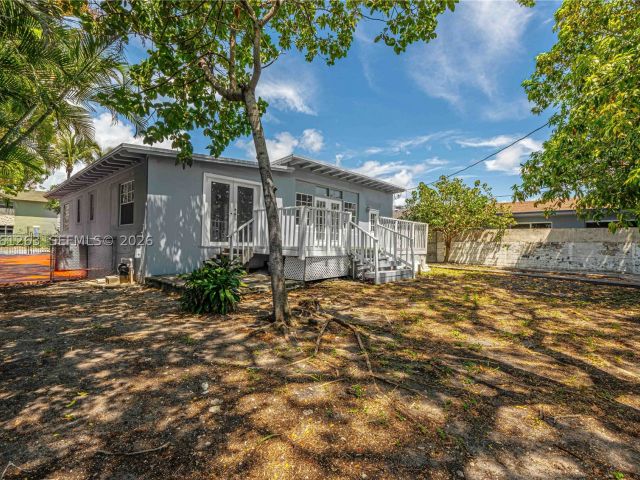 3-bedroom home for sale in Hollywood - 1777 N 17th Ct - MondialRealty