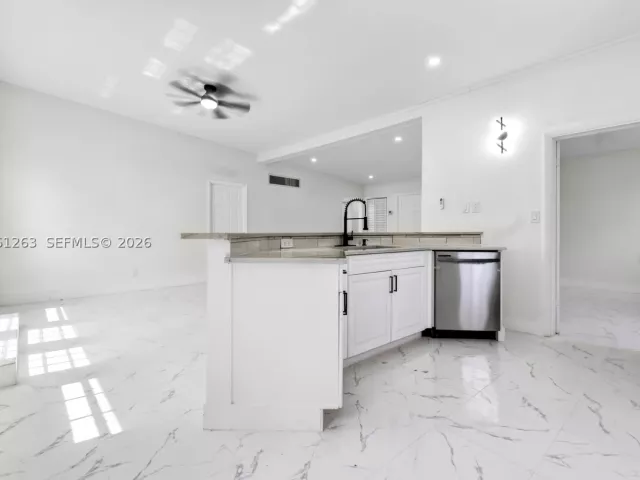 3-bedroom home for sale in Hollywood - 1777 N 17th Ct - MondialRealty