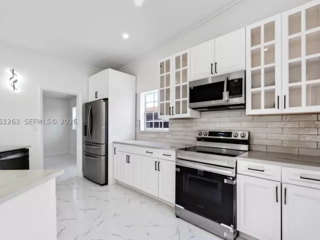 3-bedroom home for sale in Hollywood - 1777 N 17th Ct - MondialRealty