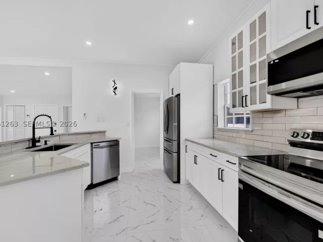 3-bedroom home for sale in Hollywood - 1777 N 17th Ct - MondialRealty