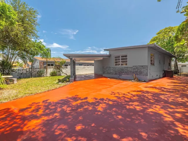 3-bedroom home for sale in Hollywood - 1777 N 17th Ct - MondialRealty
