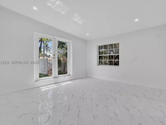 3-bedroom home for sale in Hollywood - 1777 N 17th Ct - MondialRealty