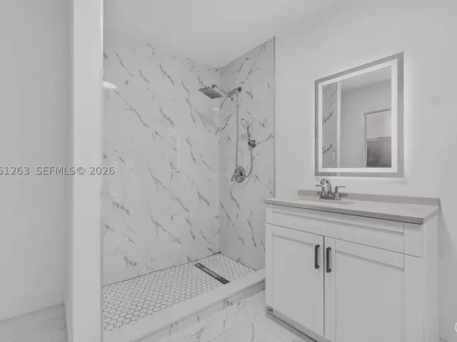 3-bedroom home for sale in Hollywood - 1777 N 17th Ct - MondialRealty
