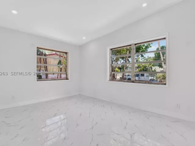 3-bedroom home for sale in Hollywood - 1777 N 17th Ct - MondialRealty