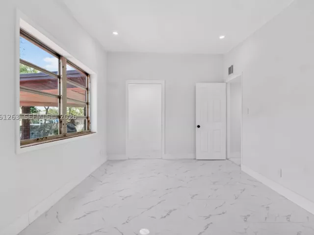 3-bedroom home for sale in Hollywood - 1777 N 17th Ct - MondialRealty