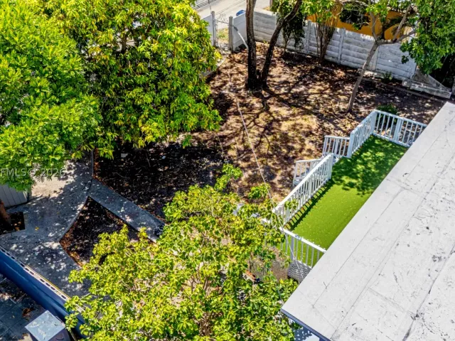 3-bedroom home for sale in Hollywood - 1777 N 17th Ct - MondialRealty