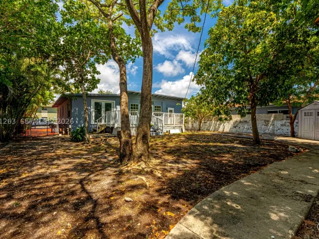 3-bedroom home for sale in Hollywood - 1777 N 17th Ct - MondialRealty