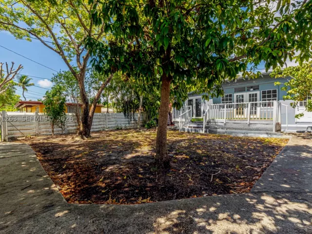 3-bedroom home for sale in Hollywood - 1777 N 17th Ct - MondialRealty