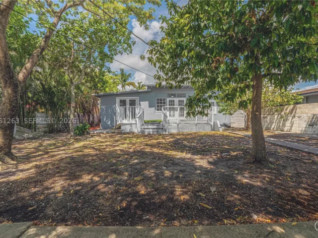 3-bedroom home for sale in Hollywood - 1777 N 17th Ct - MondialRealty