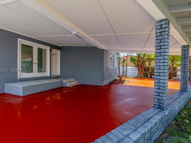 3-bedroom home for sale in Hollywood - 1777 N 17th Ct - MondialRealty