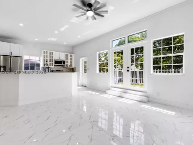 3-bedroom home for sale in Hollywood - 1777 N 17th Ct - MondialRealty