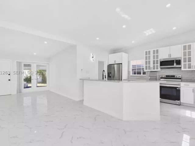 3-bedroom home for sale in Hollywood - 1777 N 17th Ct - MondialRealty