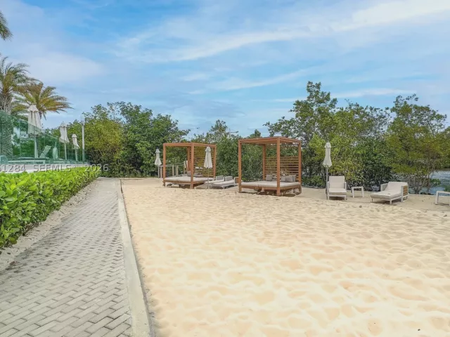 2-bedroom condo for sale in North Miami Beach - 16385 Biscayne Blvd 2904 - MondialRealty