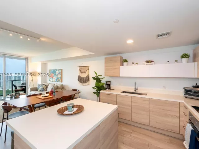 2-bedroom condo for rent in North Miami Beach - 16385 Biscayne Blvd 2904 - MondialRealty