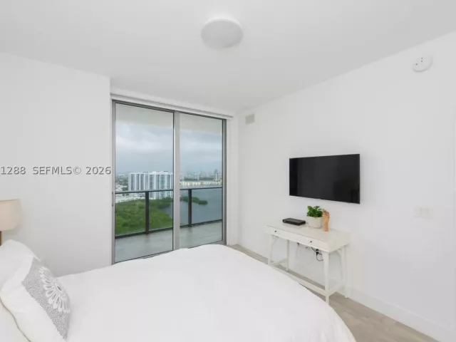 2-bedroom condo for rent in North Miami Beach - 16385 Biscayne Blvd 2904 - MondialRealty