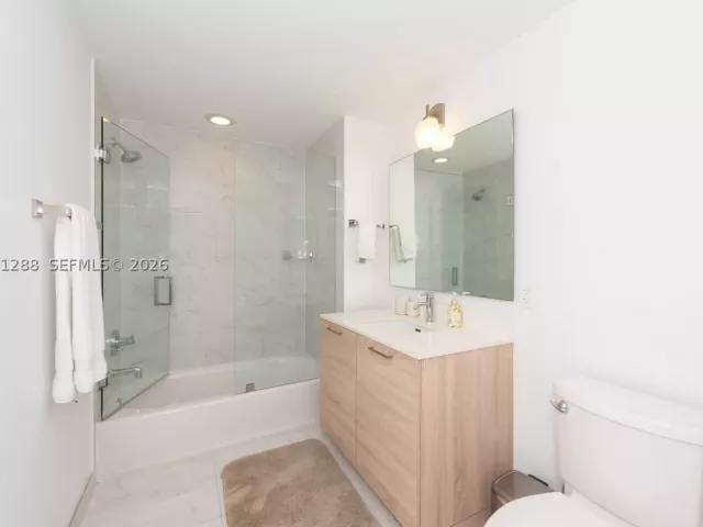 2-bedroom condo for rent in North Miami Beach - 16385 Biscayne Blvd 2904 - MondialRealty