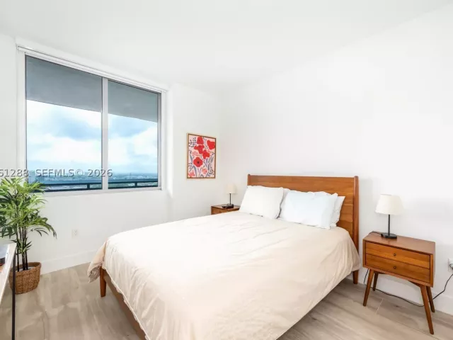 2-bedroom condo for rent in North Miami Beach - 16385 Biscayne Blvd 2904 - MondialRealty