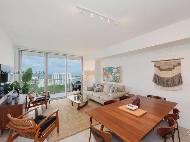 2-bedroom condo for rent in North Miami Beach - 16385 Biscayne Blvd 2904 - MondialRealty