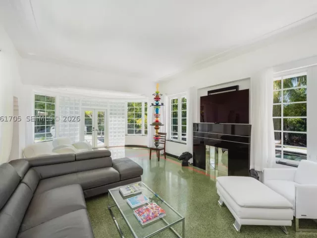 4-bedroom home for rent in Miami Beach - 841 19th St - MondialRealty