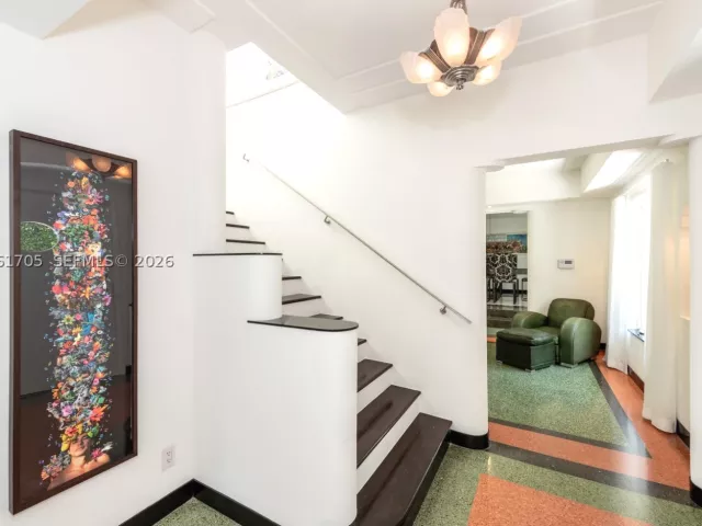 4-bedroom home for rent in Miami Beach - 841 19th St - MondialRealty