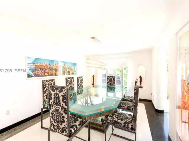 4-bedroom home for rent in Miami Beach - 841 19th St - MondialRealty