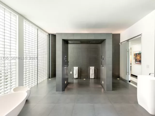 4-bedroom home for rent in Miami Beach - 841 19th St - MondialRealty