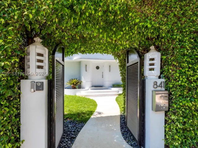 4-bedroom home for rent in Miami Beach - 841 19th St - MondialRealty