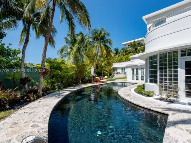 4-bedroom home for rent in Miami Beach - 841 19th St - MondialRealty