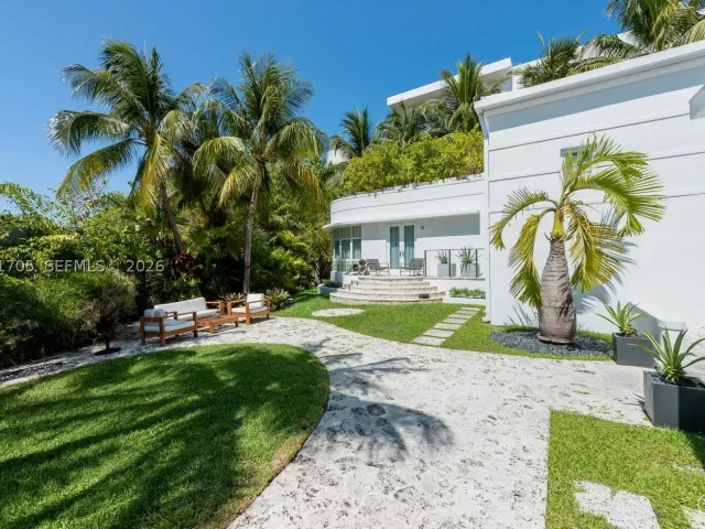 4-bedroom home for rent in Miami Beach - 841 19th St - MondialRealty