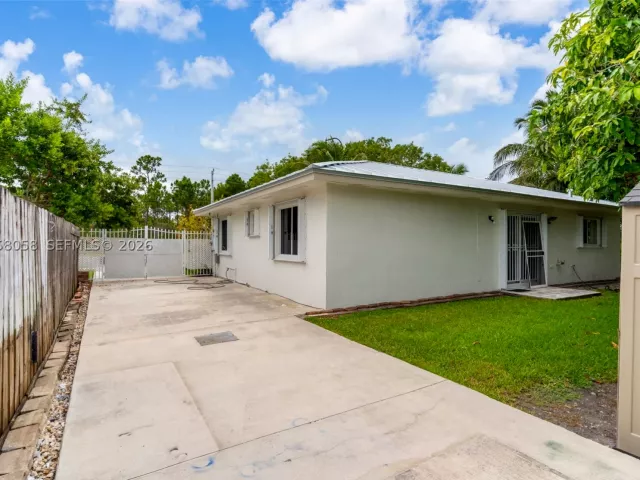 4-bedroom home for rent in Homestead - 13155 SW 268th St 0 - MondialRealty