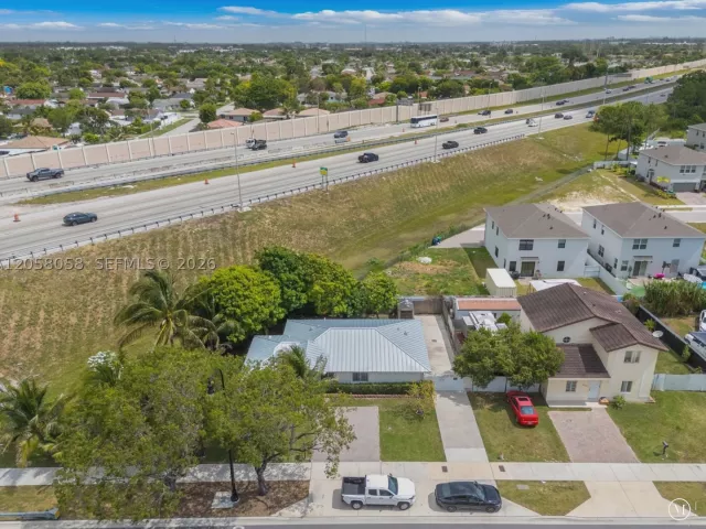 4-bedroom home for rent in Homestead - 13155 SW 268th St 0 - MondialRealty