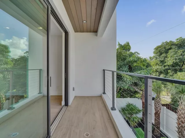 3-bedroom home for rent in Fort Lauderdale - 1525 NE 15TH Avenue - MondialRealty