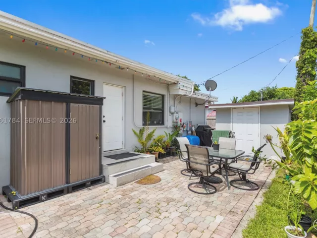 3-bedroom home for sale in Hollywood - 2407 Dewey St - MondialRealty
