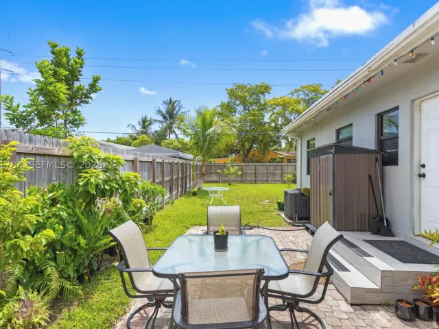 3-bedroom home for sale in Hollywood - 2407 Dewey St - MondialRealty