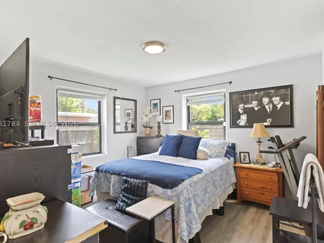 3-bedroom home for sale in Hollywood - 2407 Dewey St - MondialRealty