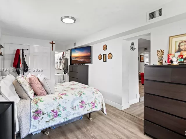 3-bedroom home for sale in Hollywood - 2407 Dewey St - MondialRealty