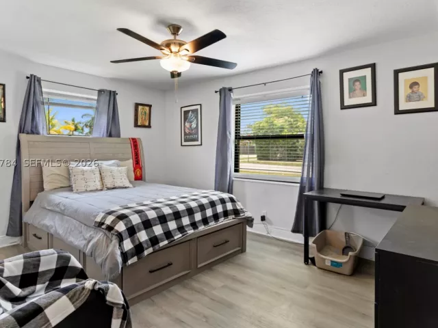 3-bedroom home for sale in Hollywood - 2407 Dewey St - MondialRealty