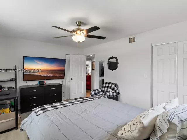 3-bedroom home for sale in Hollywood - 2407 Dewey St - MondialRealty