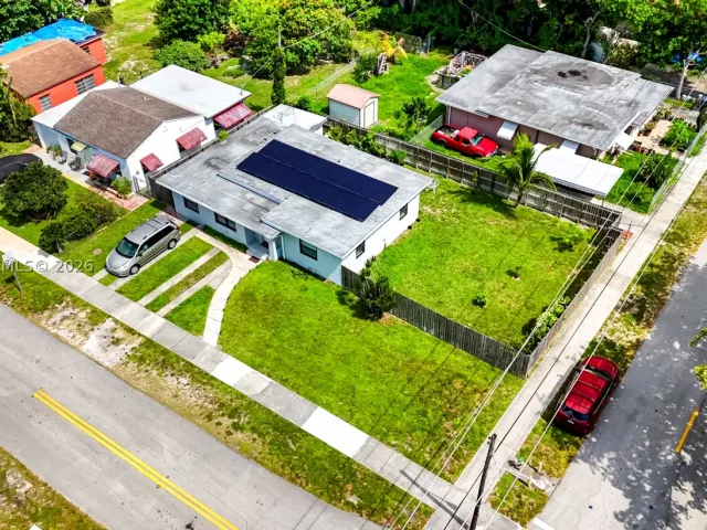 3-bedroom home for sale in Hollywood - 2407 Dewey St - MondialRealty