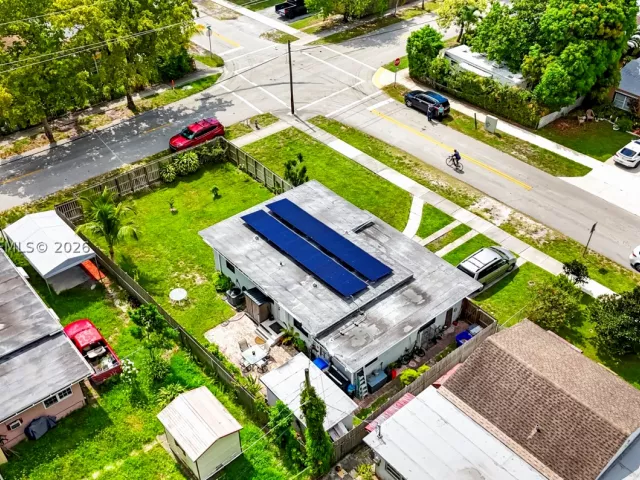 3-bedroom home for sale in Hollywood - 2407 Dewey St - MondialRealty