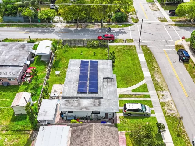 3-bedroom home for sale in Hollywood - 2407 Dewey St - MondialRealty