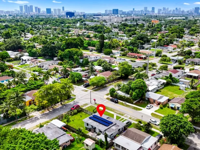 3-bedroom home for sale in Hollywood - 2407 Dewey St - MondialRealty