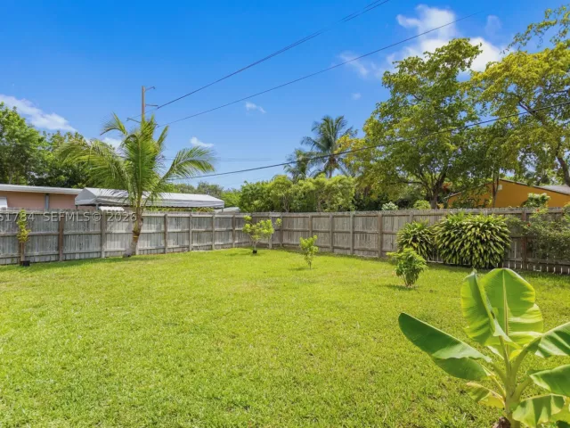 3-bedroom home for sale in Hollywood - 2407 Dewey St - MondialRealty