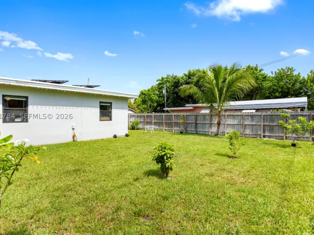 3-bedroom home for sale in Hollywood - 2407 Dewey St - MondialRealty